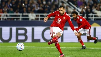 عاجل.. علي معلول يضيع ركلة جزاء للأهلي أمام فلامنجو (فيديو)