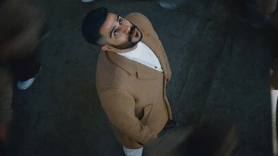 بهذه الطريقة.. أحمد كامل يروج لأغنيته الجديدة