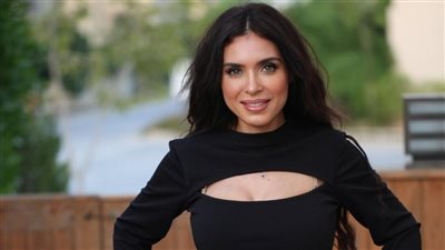 دينا تبكي بعد رسالة والدتها: مش مكتوب ليا يكون عندي أم في الدنيا