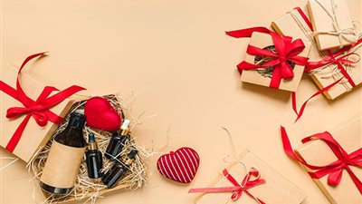 «محتار تجيب لها أيه».. أفكار لهدايا بسيطة في عيد الحب 2023 وغير مكلفة 