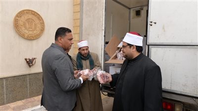 محافظ الدقهلية يشهد استلام لحوم صكوك الطعام للأسر الأولى بالرعاية