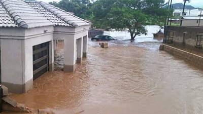 جنوب إفريقيا تعلن حالة الكارثة الوطنية بسبب الفيضانات 