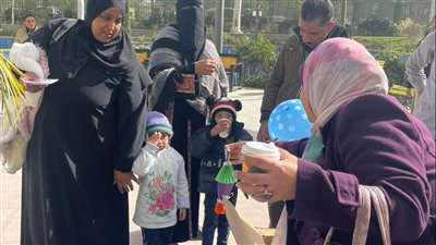 طلاب تمريض جامعة حلوان يزورون أطفال مستشفى ٥٧٣٥٧