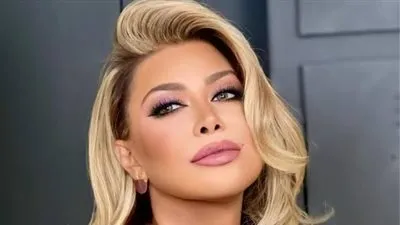 بالأحمر.. نوال الزغبي تخطف الأنظار في أحدث ظهور لها