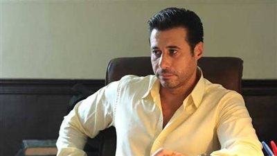 أحمد السعدني ينشر صورة له برفقة محمد إمام 