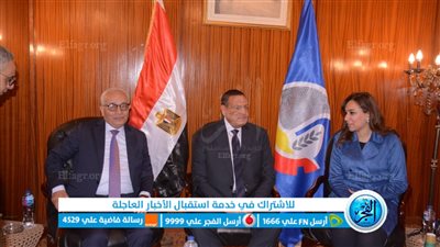 وزيرا التنمية والتعليم يصلان البحيرة لتفقد معارض 
