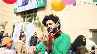 عازف البلكونة يكشف لـ 