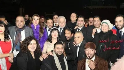 أشرف زكي يشارك صناع 