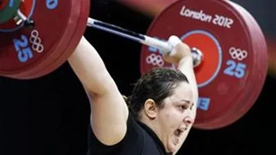 فقدت الحركة.. ما هو مرض نهلة رمضان رافعة الأثقال؟