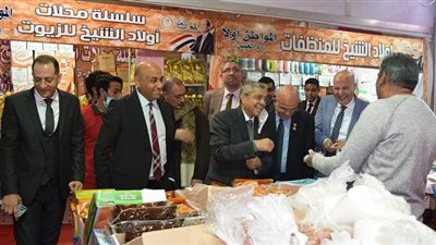 رئيس اتحاد الغرف التجارية يتفقد معرض مدينة نصر