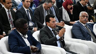 أشرف صبحي يطالب فيتوريا بتقديم خطة لتطوير الكرة المصرية وتسلميها للاتحاد المصري 