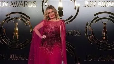  يسرا تروج لمسلسلها الجديد 