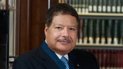 تلميذ زويل يكشف تفاصيل اختراعه لجهاز أسرع ألف مرة من الفيمتو ثانية 