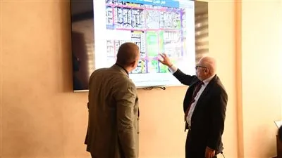 محافظ بورسعيد يستعرض مقترحات تطوير عددا من المحاور والطرق لإحداث السيولة المرورية