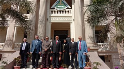 رئيس جامعة بنها يستقبل المستشار الثقافي البحريني