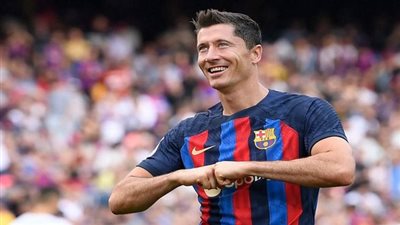 عاجل.. برشلونة في ورطة كبرى بسبب ليفاندوفسكي قبل الكلاسيكو