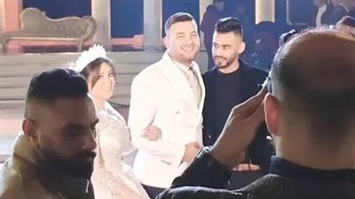 عاجل| مصطفى كامل يجتمع بالمطربان مسلم وسلطان الشن 