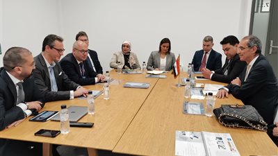 عاجل| وزير الاتصالات يلتقى مسئولى شركات أريكسون ونوكيا وديتيكون ولينوفو 