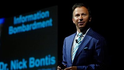  استقالة رئيس الاتحاد الكندي لكرة القدم بسبب الأجور