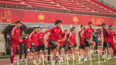 طبيب الأهلي يوضح موقف الظهير الأيمن للفريق من الإصابة 