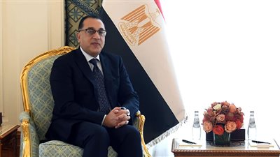 رئيس الوزراء يصل القاهرة عائدا من زيارة رسمية لدولة قطر