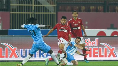 الخطيب يفاجئ لاعبي الأهلي قبل مباراة القطن الكاميروني 