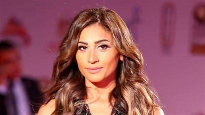 نور طلعت تكتب: دينا الشربيني على خطى الهرم الفني