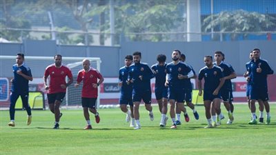  الأهلي يخوض مرانه الأول على ملعب الجامعة في بريتوريا استعدادًا لمواجهة صن داونز