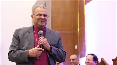 رئيس الإنجيلية يشهد رسامة شيوخ وشمامسة جدد لكنيسة المقطم الإنجيلية