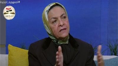 أستاذ اقتصاد: قرارات السيسي برفع الأجور تدعم الطبقة المتوسطة (فيديو) 