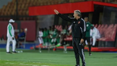 نجم الأهلي يطالب كولر بالمشاركة في المباريات