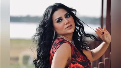 رانيا يوسف: سلمى حايك بتقلدني.. والمجتمع الغربي تفكيره مختلف