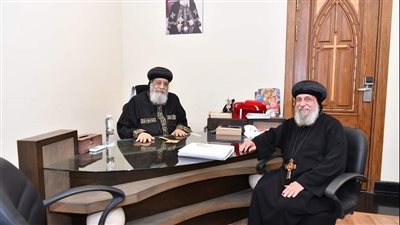 البابا تواضروس يستقبل نيافة الأنبا توماس