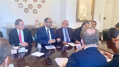 الإسكان تبحث مع السفير البريطانى بالقاهرة أوجه التعاون فى قطاع المياه والصرف الصحى
