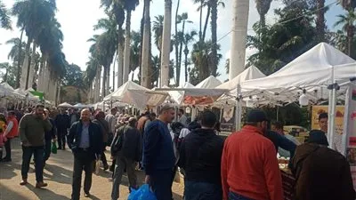 بالصور.. إقبال كبير من المواطنين على معرض 