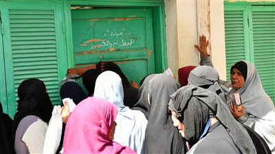 إقبال كثيف من أهالي مدينة الداخلة على قافلة جامعة المنصورة