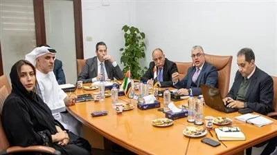 اقتصادية قناة السويس تبحث التعاون مع القطاع الدولي لموانئ أبو ظبي