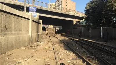 رفع العربات وتسيير حركة القطارات بعد حادث قطار قليوب (صور)