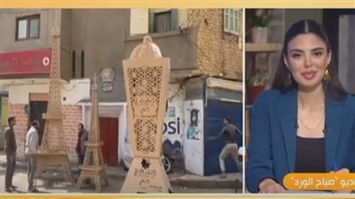 طوله يصل إلى 4 أمتار.. أكبر فانوس رمضان من الأخشاب في أسيوط