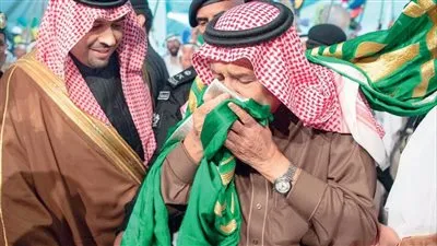 احتفالات السعودية بيوم العلم تتصدر مواقع التواصل..تغريدة للملك سلمان