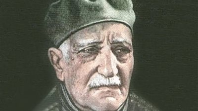 مات وقلمه بجانبه ولم يحصل إلا على الشهادة الإبتدائية وقرأ أربعين ألف كتاب.. ما لا تعرفه عن العبقري عباس العقاد في ذكرى ميلاده