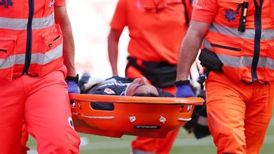 عاجل.. نقل ياسين بونو إلى المستشفى بعد إصابته الخطيرة