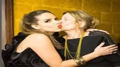 في ذكرى وفاة والدته دنيا عبد العزيز تتذكر والدتها بكلمات مؤثرة 