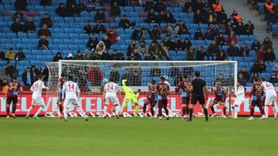 في غياب تريزيجيه.. طرابزون يتفوق على أضنة ديمرسبور بالدوري التركي