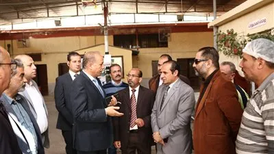 رئيس جامعة المنصورة يتفقد الوحدات الانتاجية بكلية الزراعة