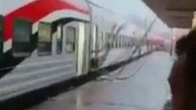 حقيقة سقوط كابل كهربائي بمحطة قطارات بنها بسبب الطقس السيئ