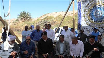 محافظ أسوان يصرف 50 ألف جنيه لأسر الضحايا المفقودين بحادث غرق الفلوكة