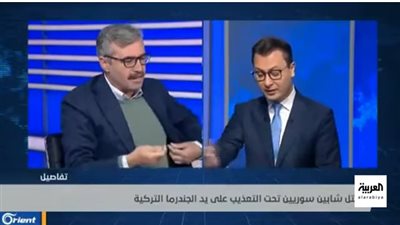 مذيع يطرد ضيفا على الهواء والشرطة تعتقله.. شاهد التفاصيل 