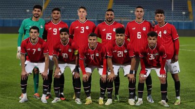 مدافع منتخب مصر الأولمبي يهدي أوزبكستان الهدف الأول.. شاهد