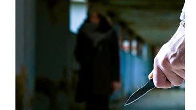 خلافات أسرية تنتهي بجريمة مروعة.. مصرع سيدة وإصابة ابنتها طعنًا بالدقهلية